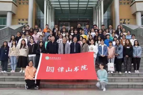 163am银河线路娱乐官网召开学生干部工作会